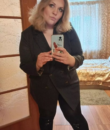 Моя опытность поможет нам исследовать все твои фантазии и доставить незабываемые моменты удовольствия. У меня есть красивые фото, чтобы ты мог оценить мою привлекательность. Со мной ты почувствуешь полный комфорт и расслабление. Я могу предложить тебе широкий спектр услуг, от массажа до эротических игр. Мои клиенты всегда остаются довольными и готовыми вернуться ко мне снова. Жду тебя в Москве для незабываемого встречи. 💋 Яня